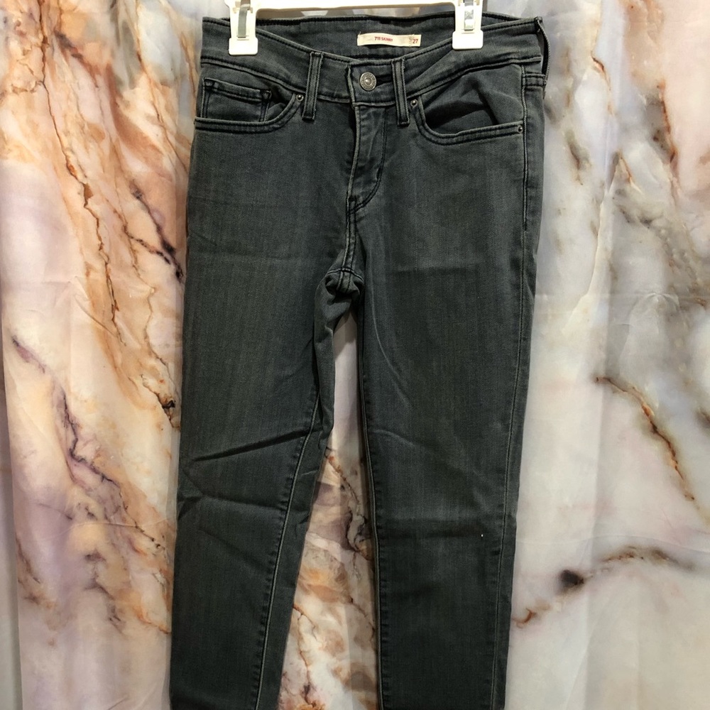 Levi’s | 711 Skinny Jeans | Size 27